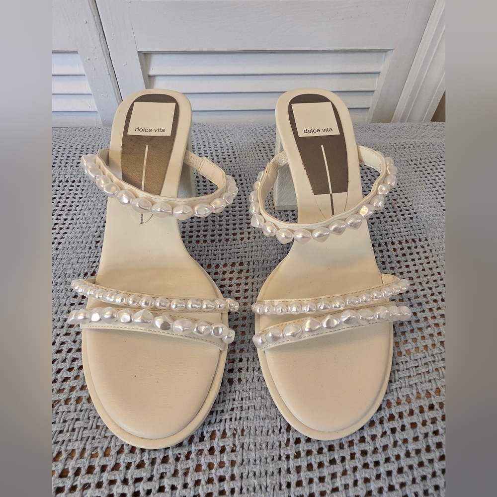 Dolce Vita Women's Ivory Pearl Sandals Sz 6
